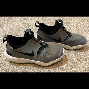 COPY - Nike Flex runner little boys size 13 gray and black.